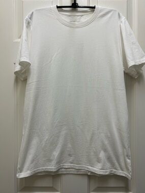 Everlane White Short-Sleeve 100% Cotton Tee- Bundle of 3 new without tags.